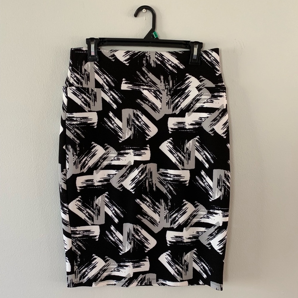 LuLaRoe Cassie beautiful design! Medium